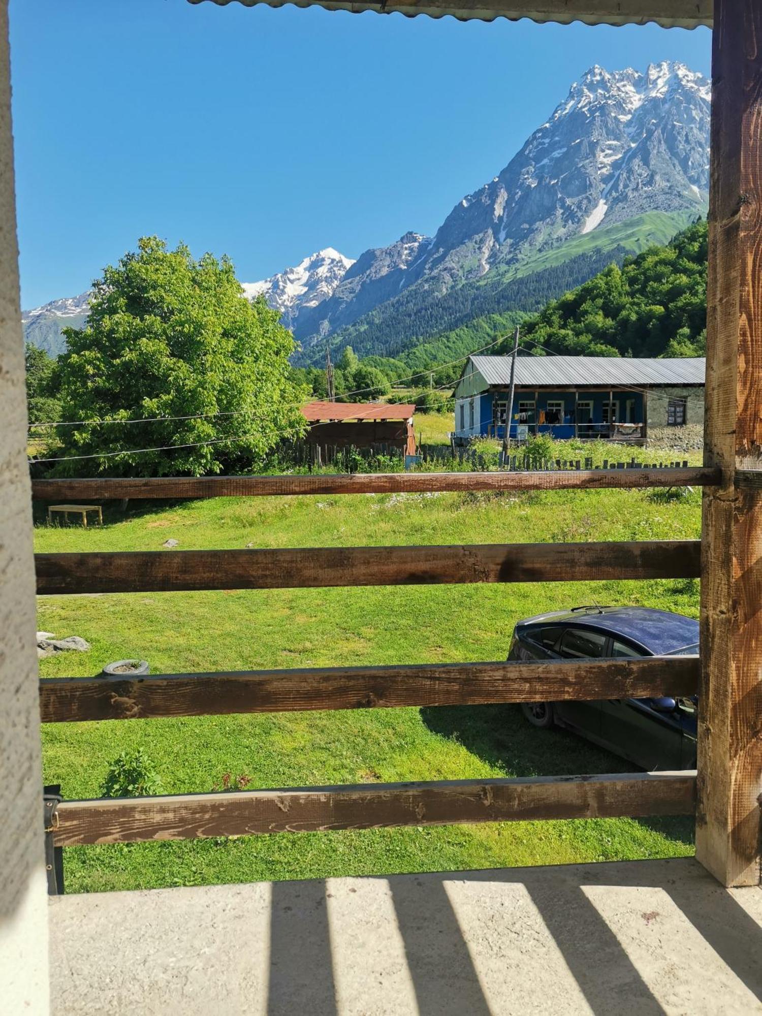 Iason Guest House In Mazeri Mestia Habitación foto
